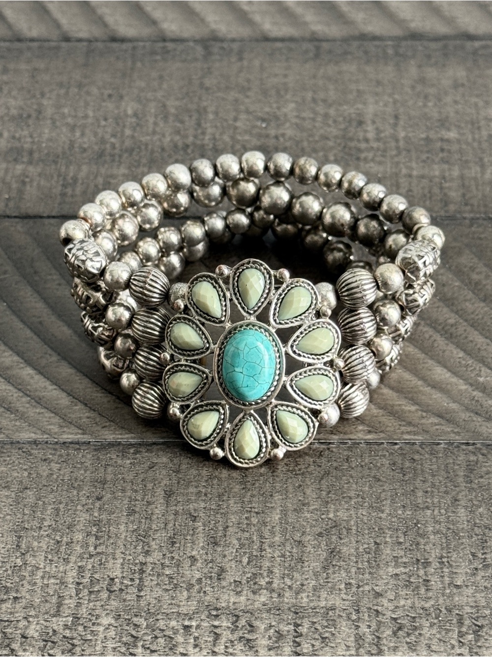 Southwestern-Style Multi-Strand Stretch Bracelet Faux Turquoise Floral Medallion